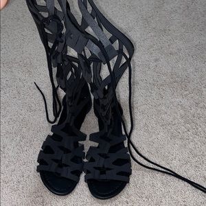 Sandals Doesn’t fit never worn